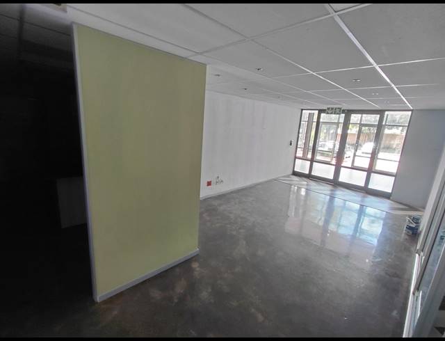 344M² OFFICE TO LET IN MAGALIESSIG